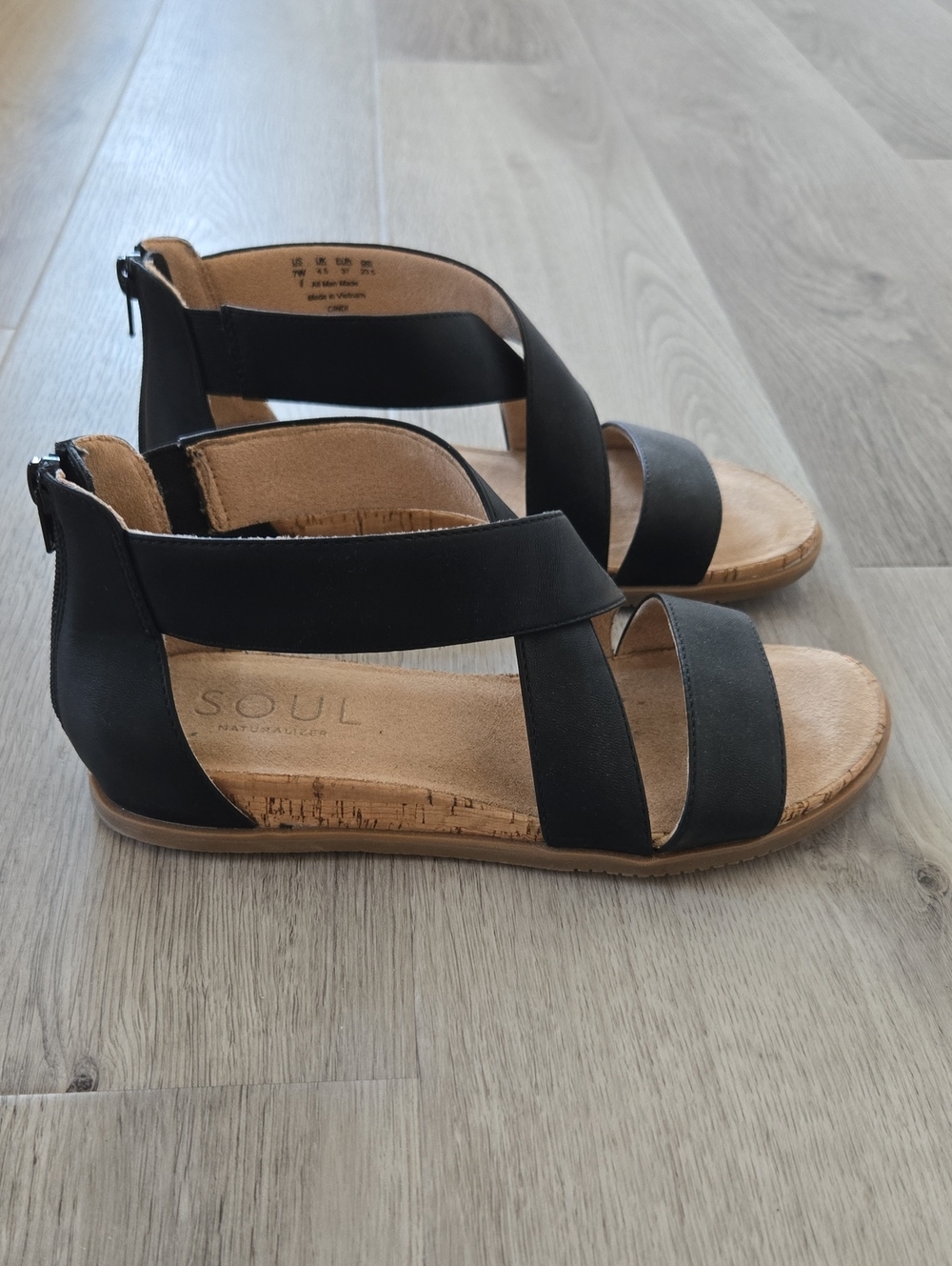 7W Naturalizers SOUL Black Sandals - Picture 2 of 5